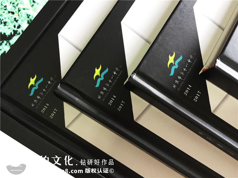*看圖*高逼格畢業(yè)紀念冊設(shè)計,第三張直接閃瞎眼