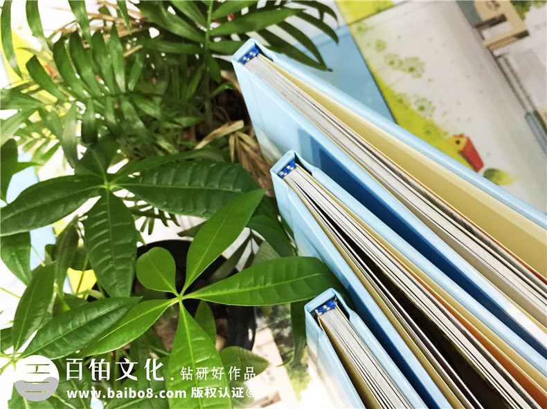 畢業(yè)相冊制作公司哪家好 畢業(yè)之前制作校園青春記憶的畢紀(jì)念冊！第2張-宣傳畫冊,紀(jì)念冊設(shè)計制作-價格費(fèi)用,文案模板,印刷裝訂,尺寸大小