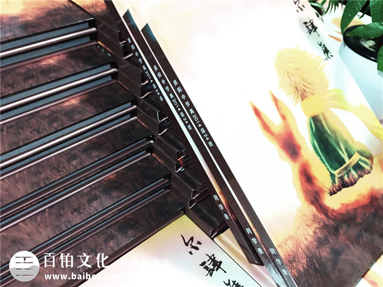 超有創(chuàng)意的海報風畢業(yè)紀念冊設(shè)計案例,精選好看的畢業(yè)相冊制作案例