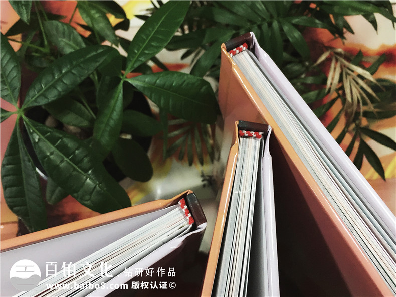 超有創(chuàng)意的海報風畢業(yè)紀念冊設(shè)計案例,精選好看的畢業(yè)相冊制作案例