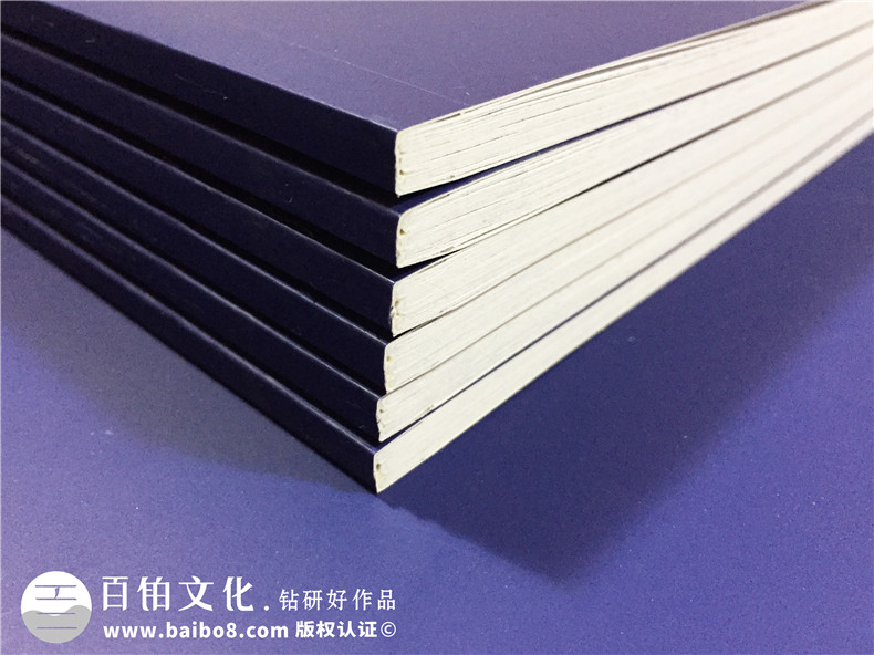 簡潔穩(wěn)重的研究生畢業(yè)紀(jì)念冊設(shè)計風(fēng)格,不負(fù)勇往-西南財大金融學(xué)院