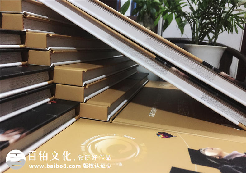 去哪里制作大學(xué)畢業(yè)紀(jì)念冊(cè) 記錄你我、記錄青春的大學(xué)紀(jì)念冊(cè)