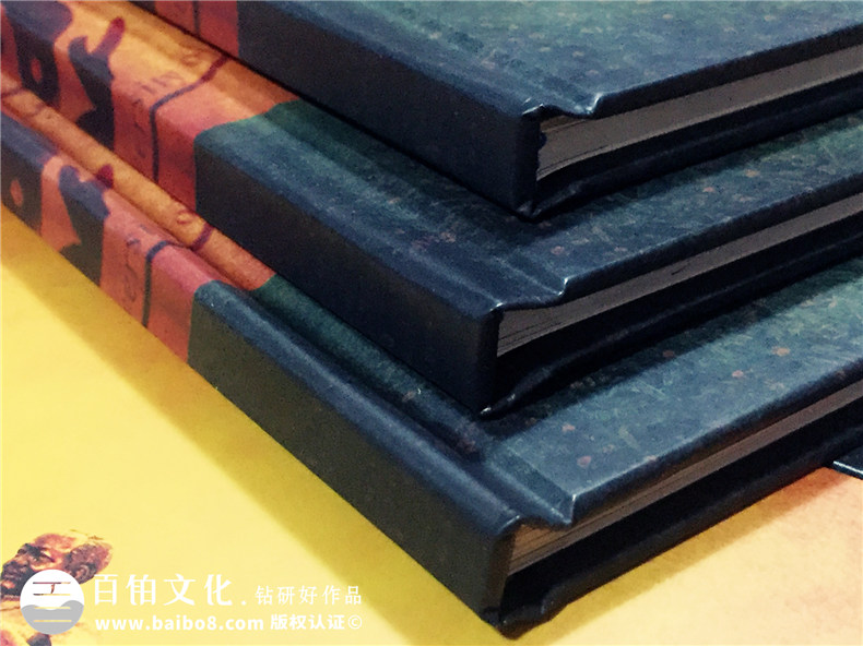 成都中醫(yī)藥大學(xué)六十周年校慶同學(xué)聚會(huì)紀(jì)念冊